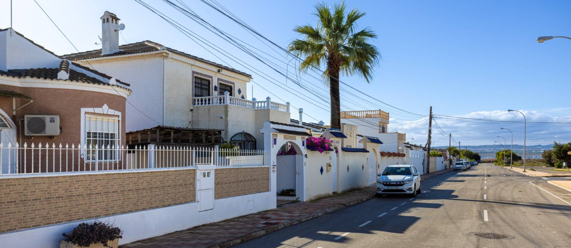 Venta - Villa - Torrevieja - Urbanización San Luis