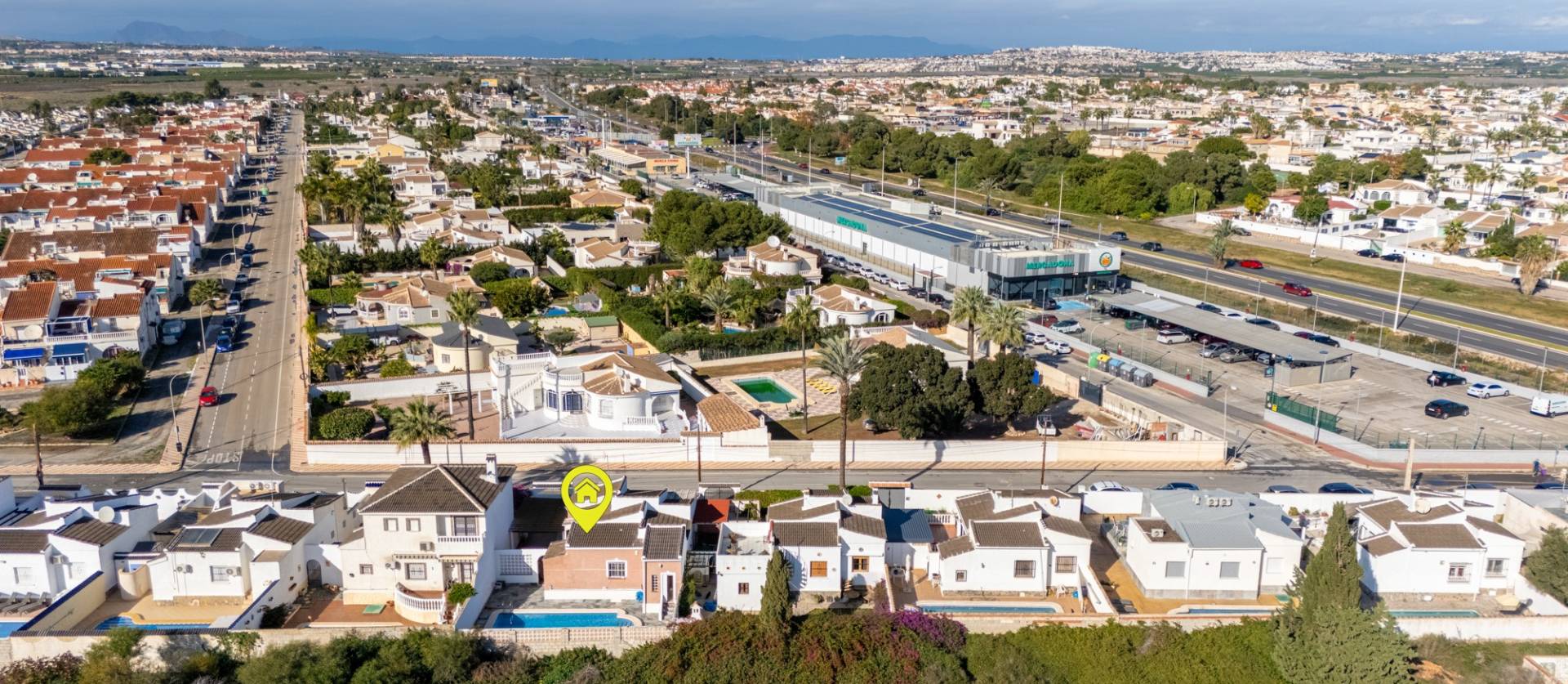 Venta - Villa - Torrevieja - Urbanización San Luis