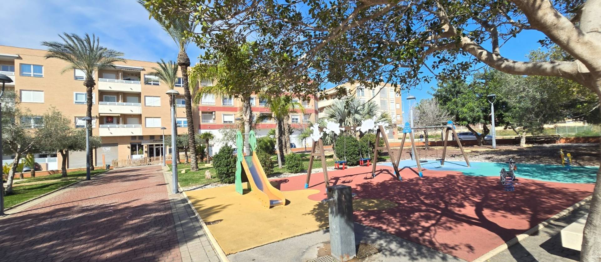 Revente -  - Los Montesinos *