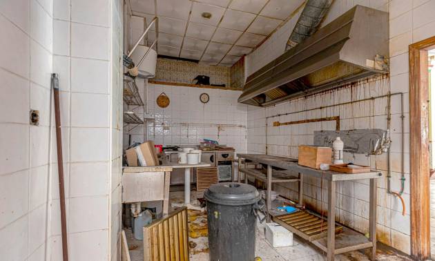 Sale - Commercial - Torrevieja - Playa del cura