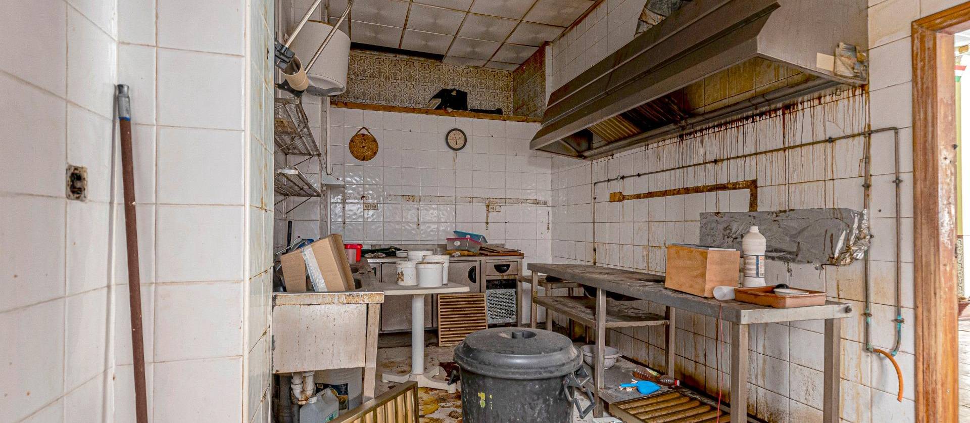 Sale - Commercial - Torrevieja - Playa del cura