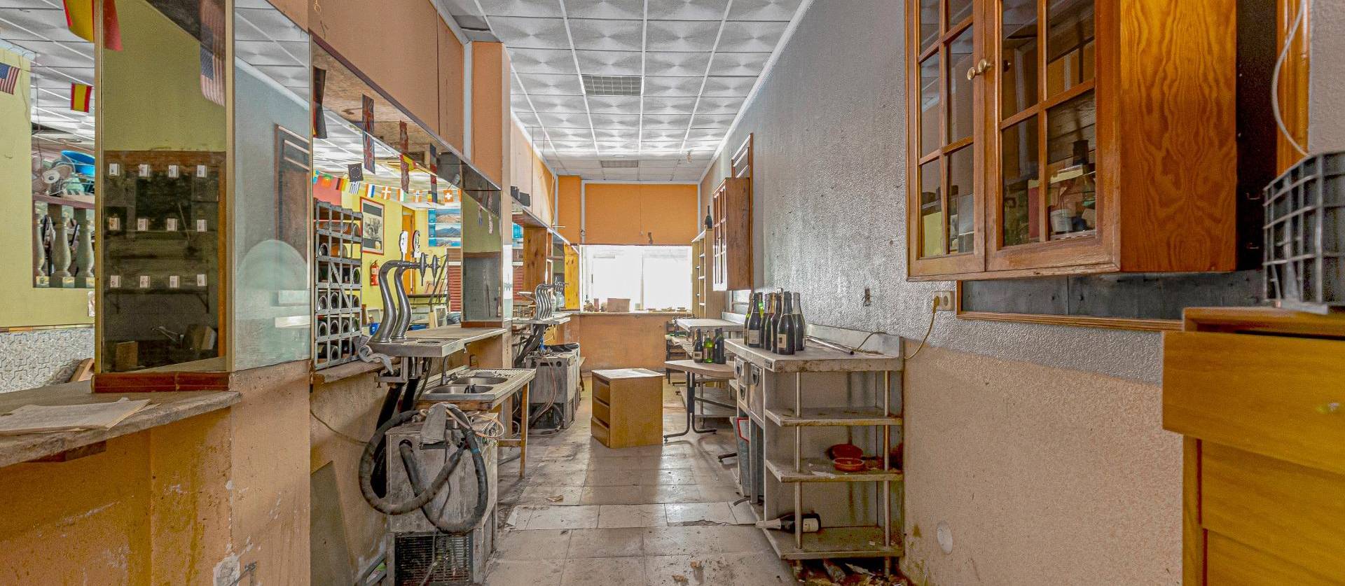 Sale - Commercial - Torrevieja - Playa del cura