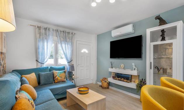 Sale - Villa - Guardamar del Segura - Urbanizaciones