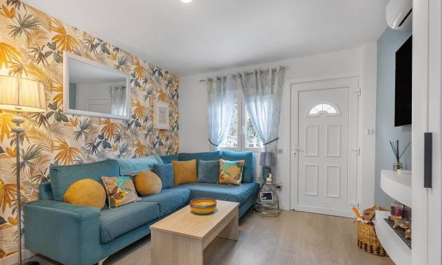 Sale - Villa - Guardamar del Segura - Urbanizaciones