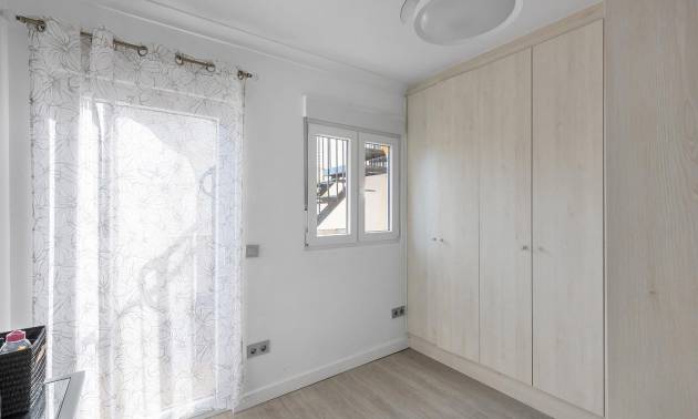 Sale - Villa - Guardamar del Segura - Urbanizaciones