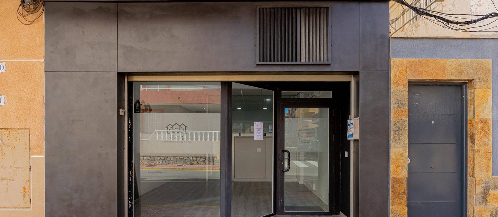 Revente - Commercial - Torrevieja - La Mata pueblo