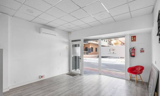 Revente - Commercial - Torrevieja - La Mata pueblo