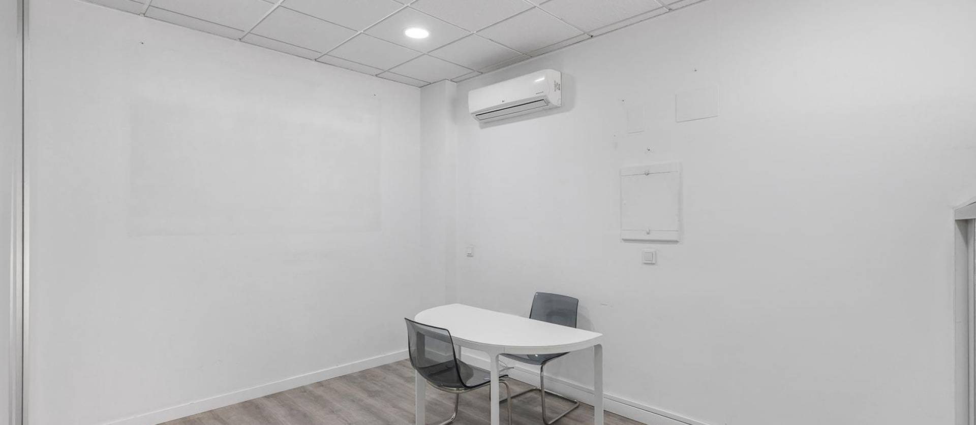 Revente - Commercial - Torrevieja - La Mata pueblo