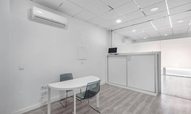 Revente - Commercial - Torrevieja - La Mata pueblo