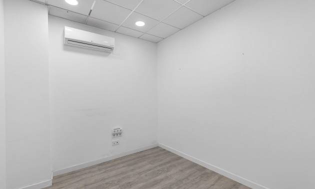 Revente - Commercial - Torrevieja - La Mata pueblo