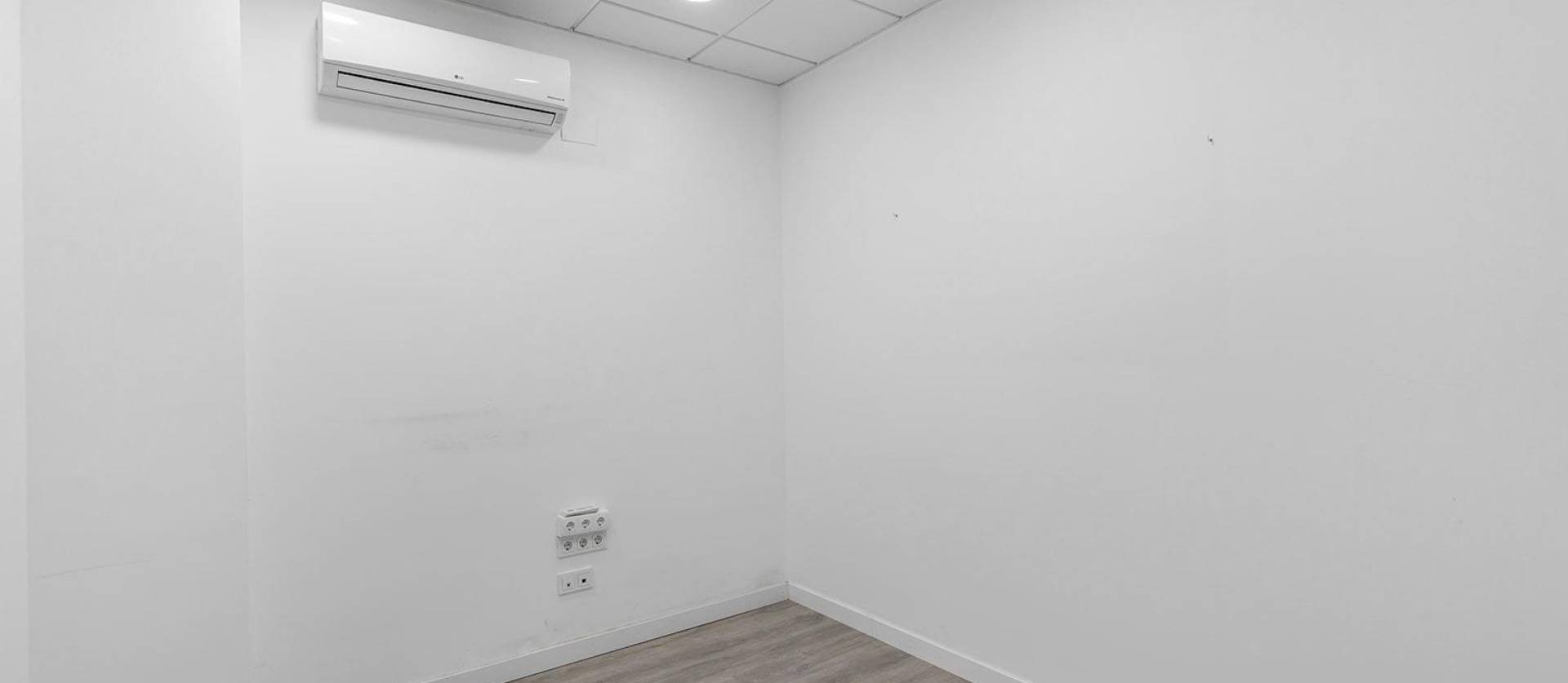 Revente - Commercial - Torrevieja - La Mata pueblo