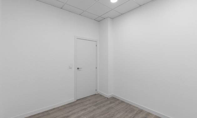 Revente - Commercial - Torrevieja - La Mata pueblo