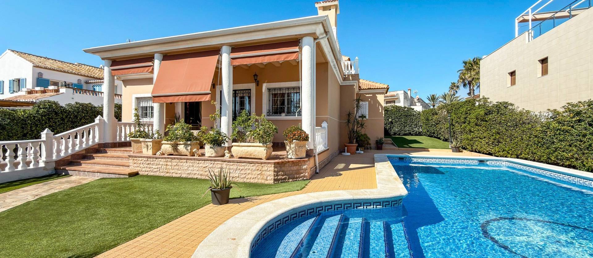 Bestaande woningen - Villa - Torrevieja - La Mata