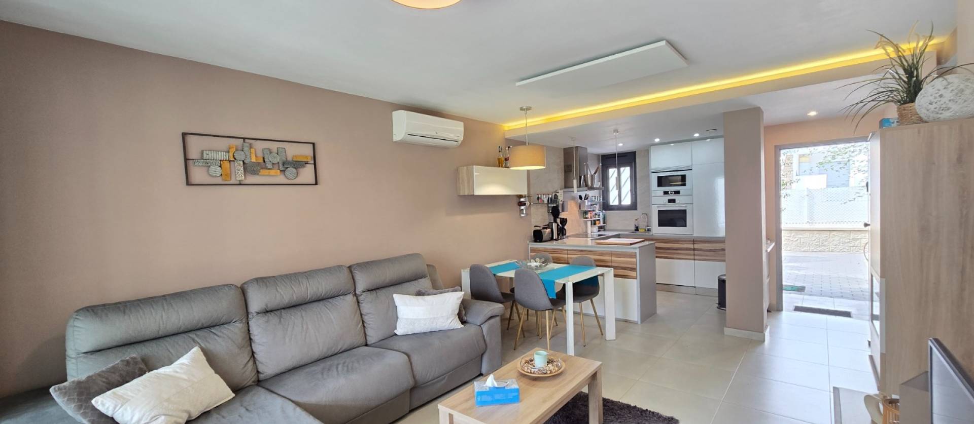 Sale - Apartment / Flat * - Orihuela Costa * - Punta Prima *