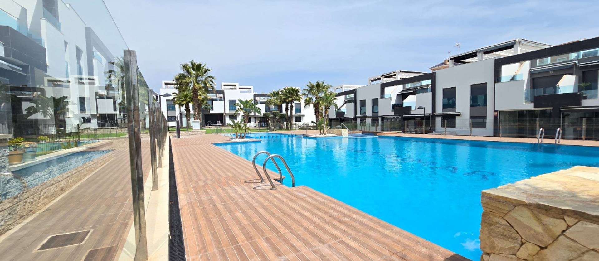 Sale - Apartment / Flat * - Orihuela Costa * - Punta Prima *