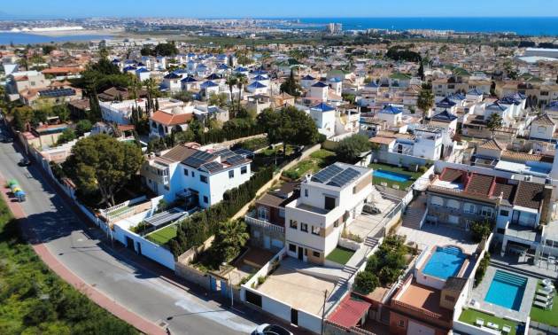 Sale - Villa - Torrevieja - Los balcones