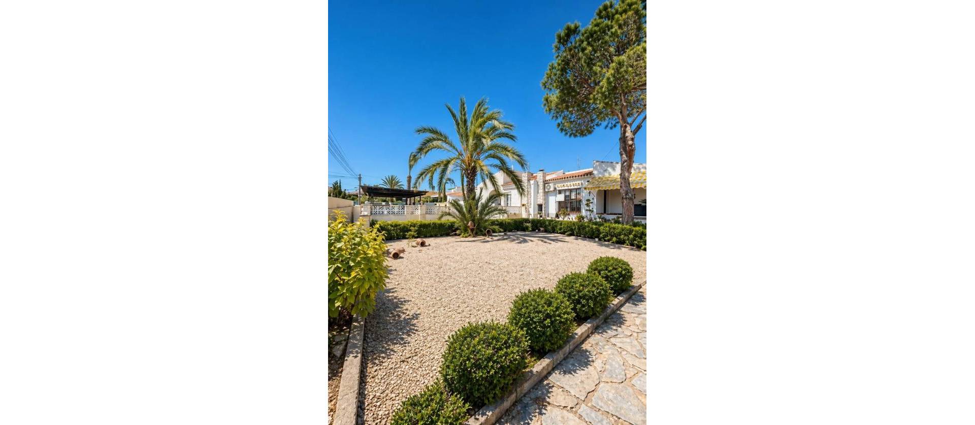 Sale - Villa - Torrevieja - Aguas Nuevas