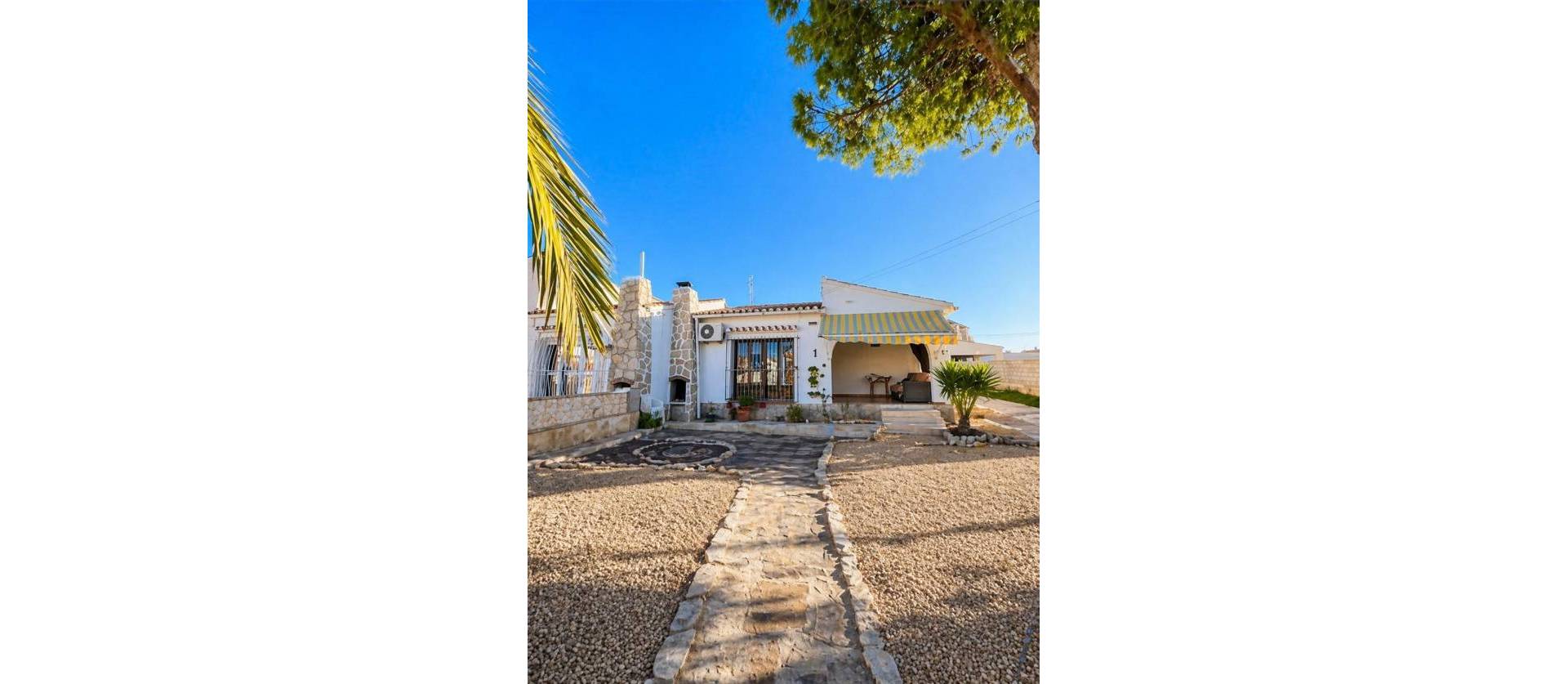 Sale - Villa - Torrevieja - Aguas Nuevas