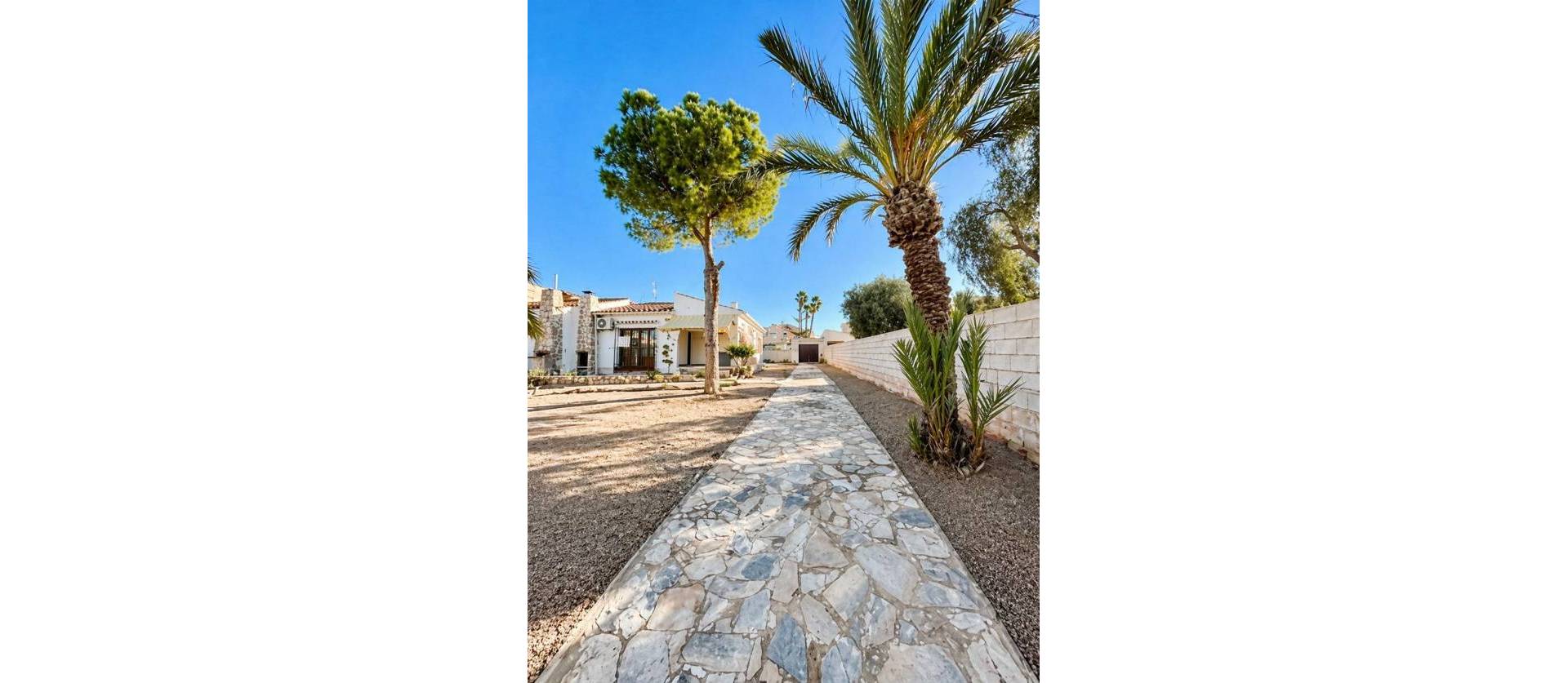 Sale - Villa - Torrevieja - Aguas Nuevas