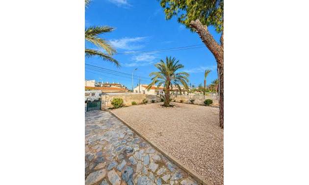 Sale - Villa - Torrevieja - Aguas Nuevas