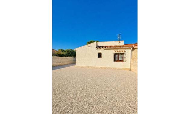 Sale - Villa - Torrevieja - Aguas Nuevas