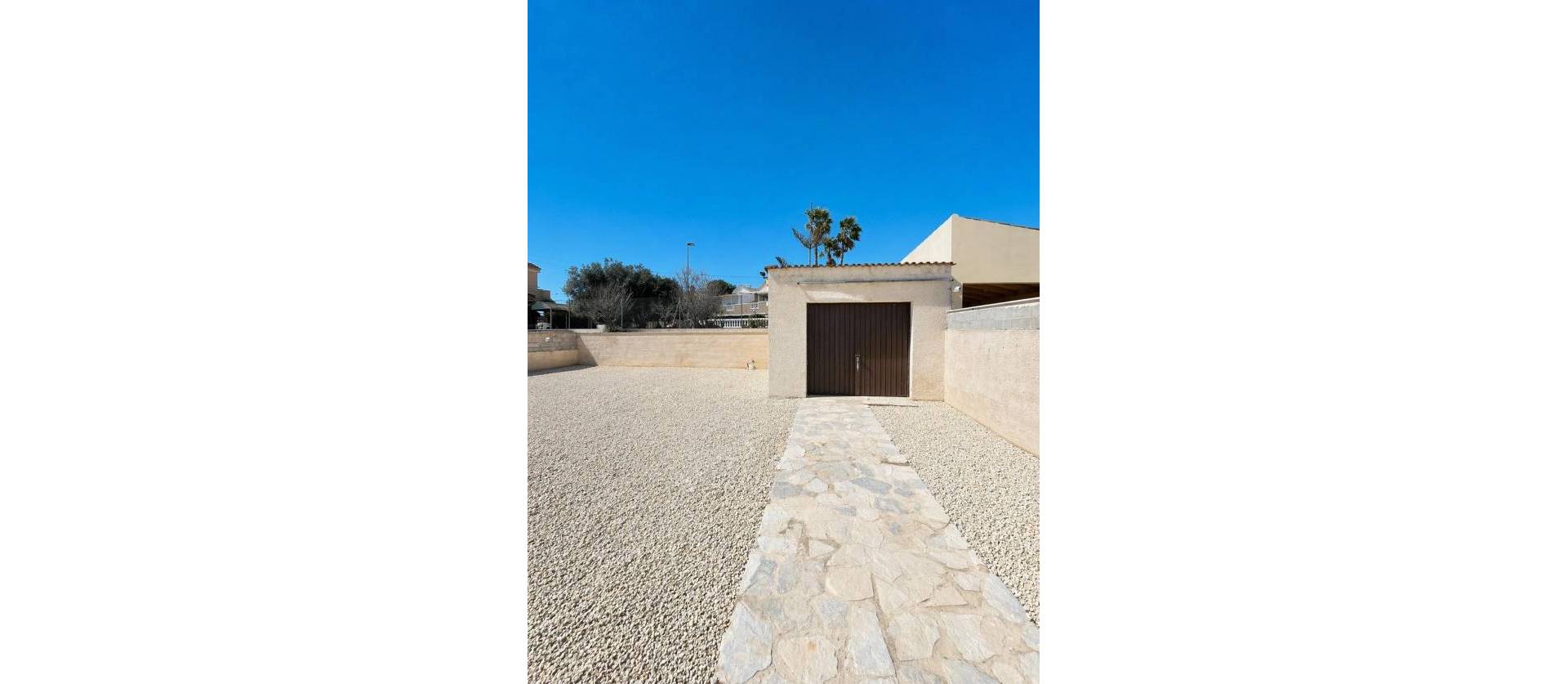 Sale - Villa - Torrevieja - Aguas Nuevas