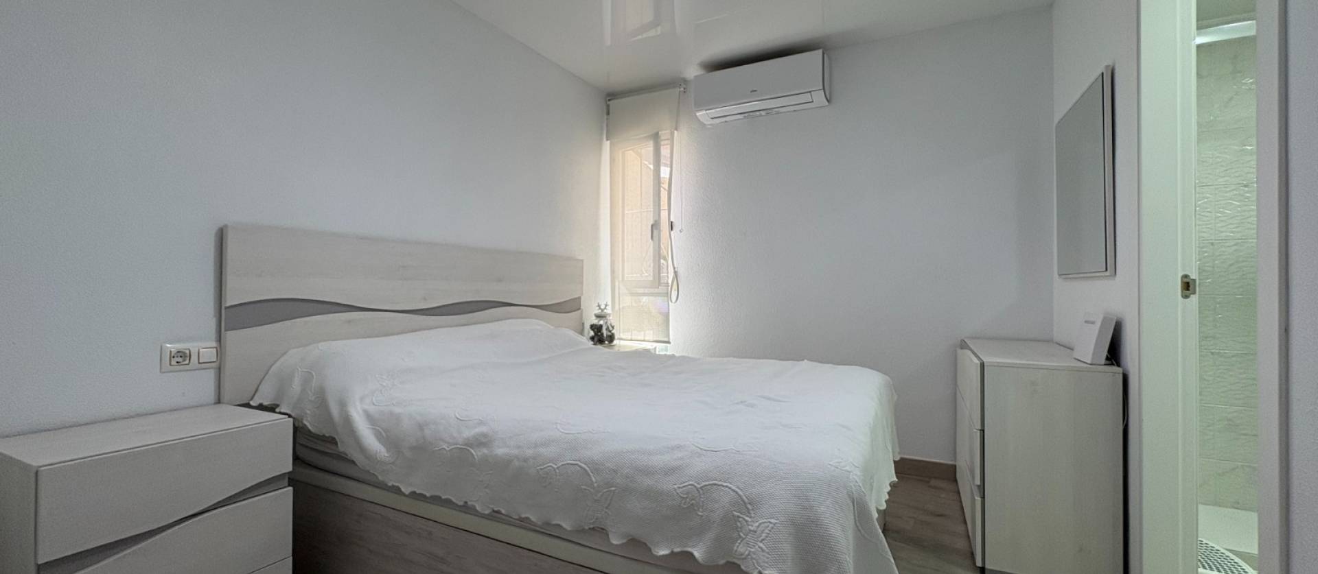 Sale - Apartments - Torrevieja - Centro
