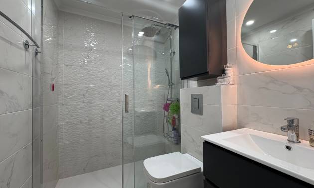 Sale - Apartments - Torrevieja - Centro