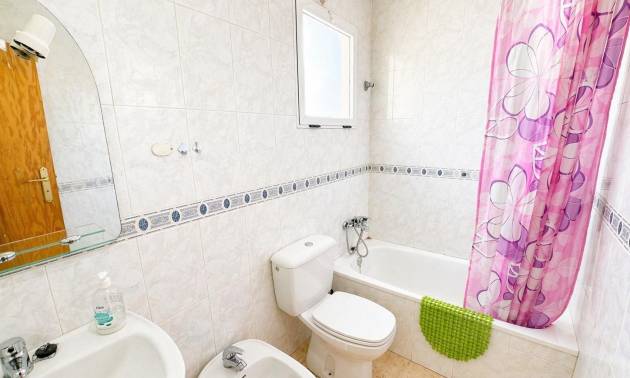 Sale - Apartment - Torrevieja - Centro