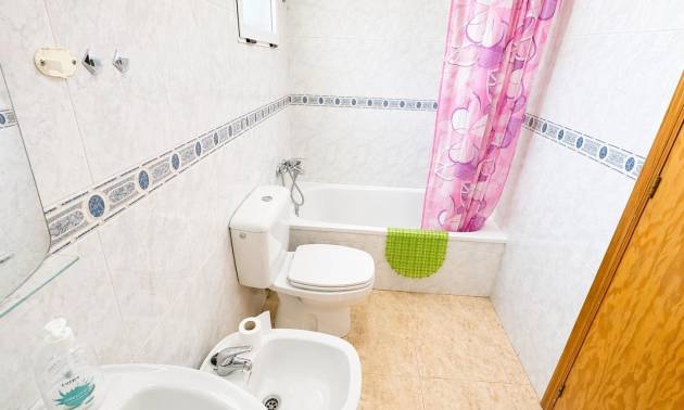 Sale - Apartment - Torrevieja - Centro