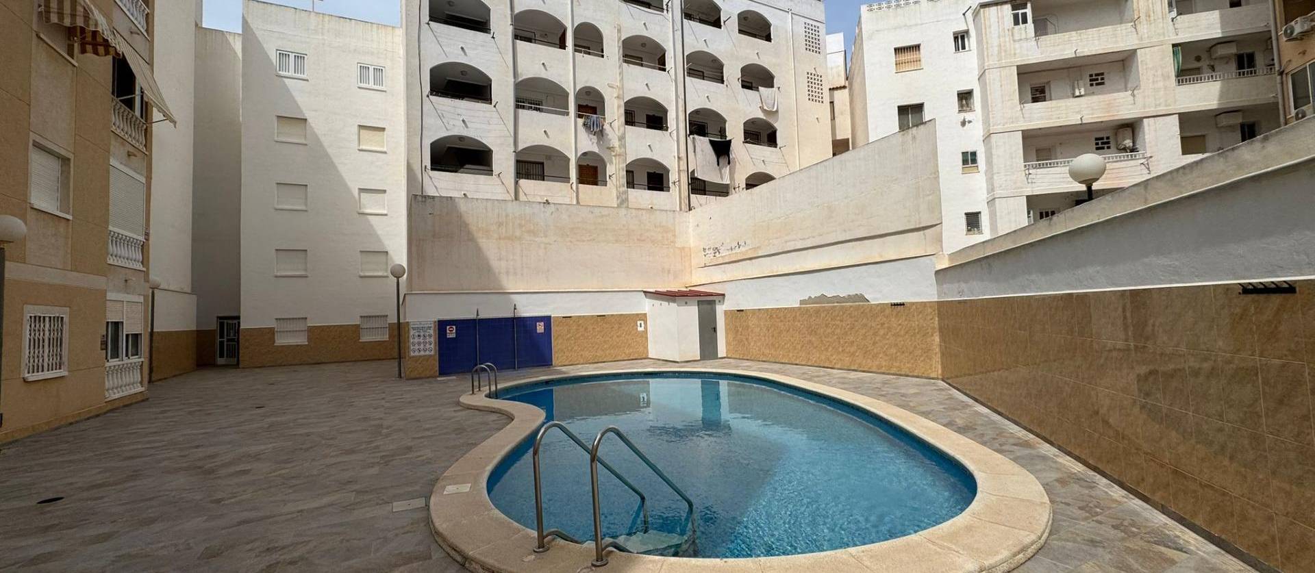 Sale - Apartment - Torrevieja - Centro