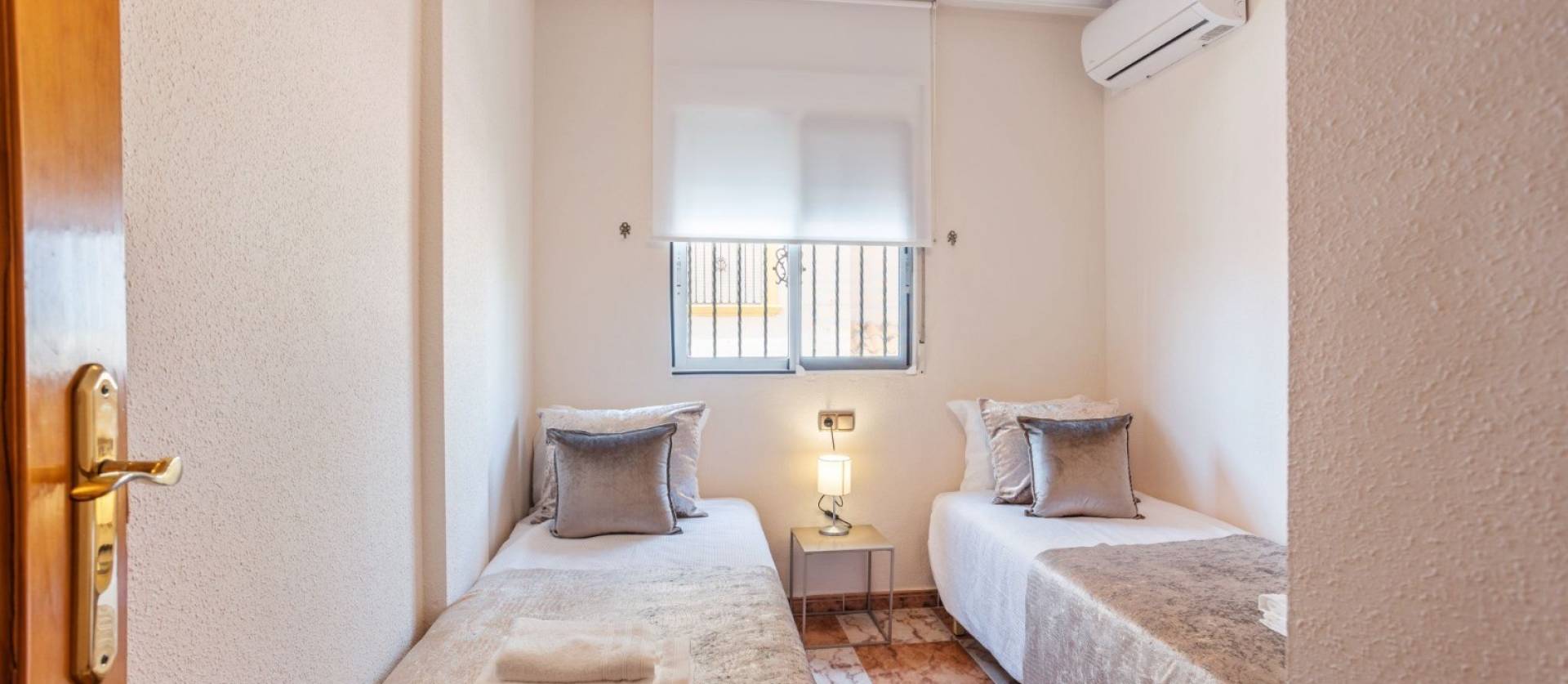 Sale - Villa - Orihuela Costa - La Regia