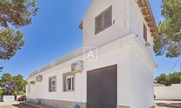 Sale - 4. House - Detached Villa - Pinar de Campoverde