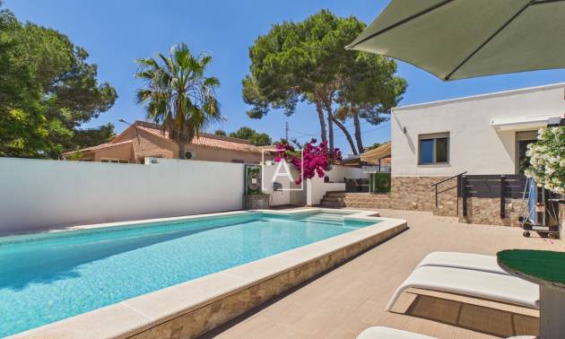 Sale - 4. House - Detached Villa - Pinar de Campoverde