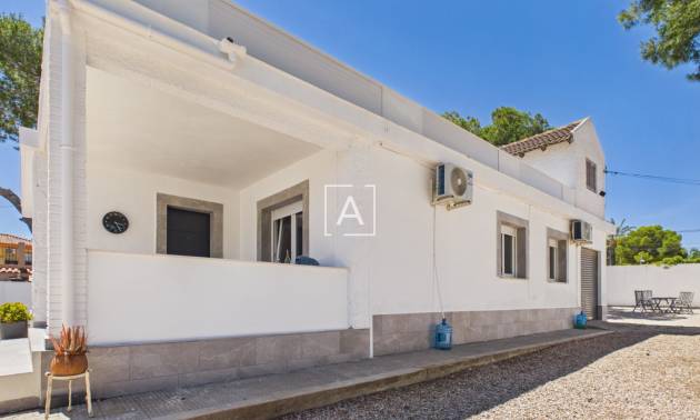 Sale - 4. House - Detached Villa - Pinar de Campoverde