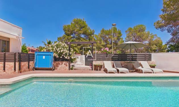 Sale - 4. House - Detached Villa - Pinar de Campoverde