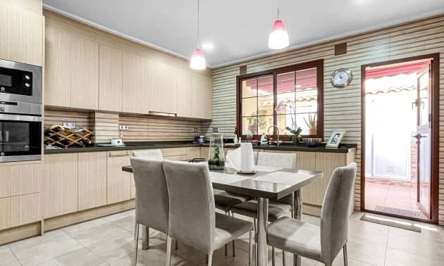 Sale - Townhouse - Torrevieja - Los Balcones