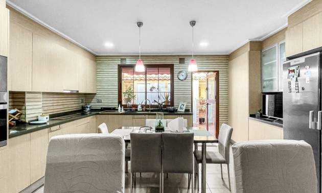 Sale - Townhouse - Torrevieja - Los Balcones