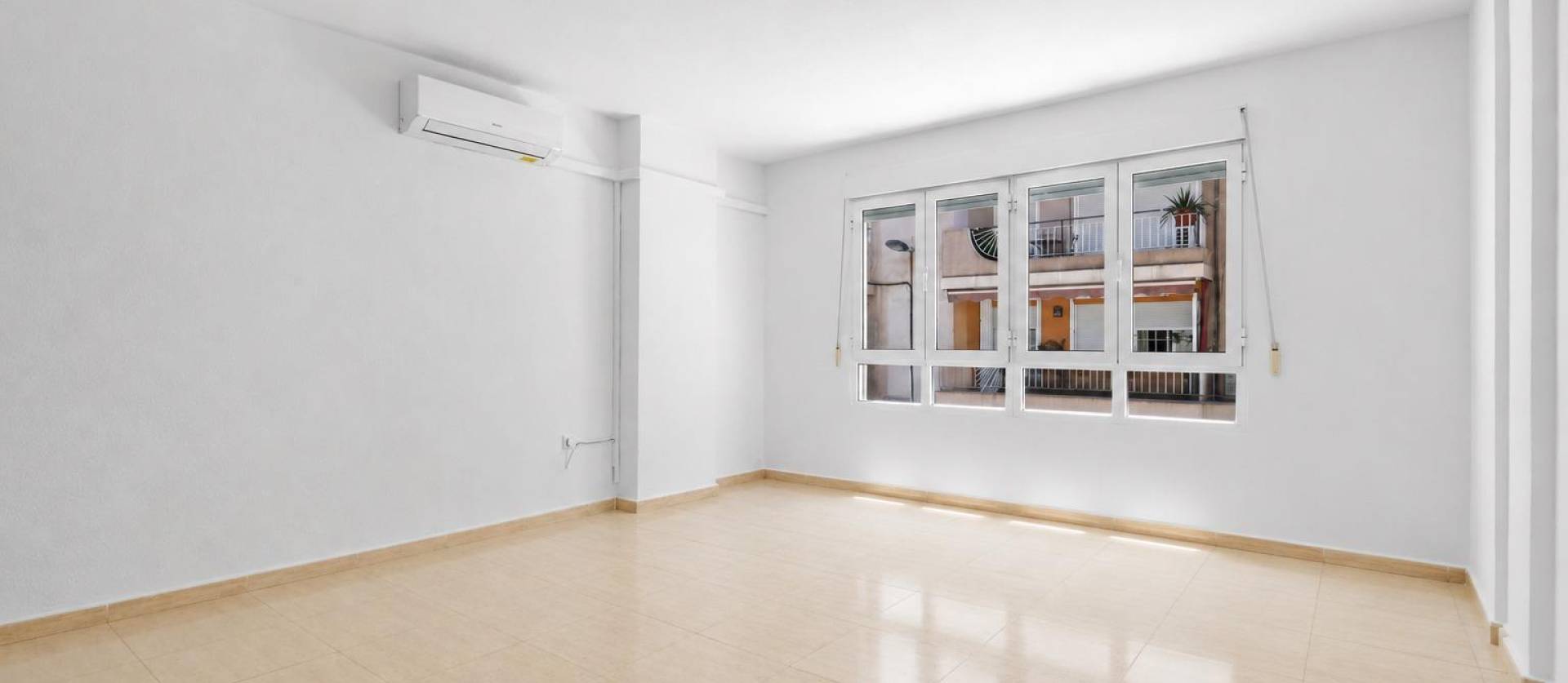 Venta - Apartment - Torrevieja - Puerto Deportivo