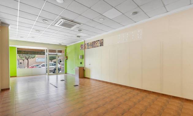 Sale - Commercial - Torrevieja - Centro