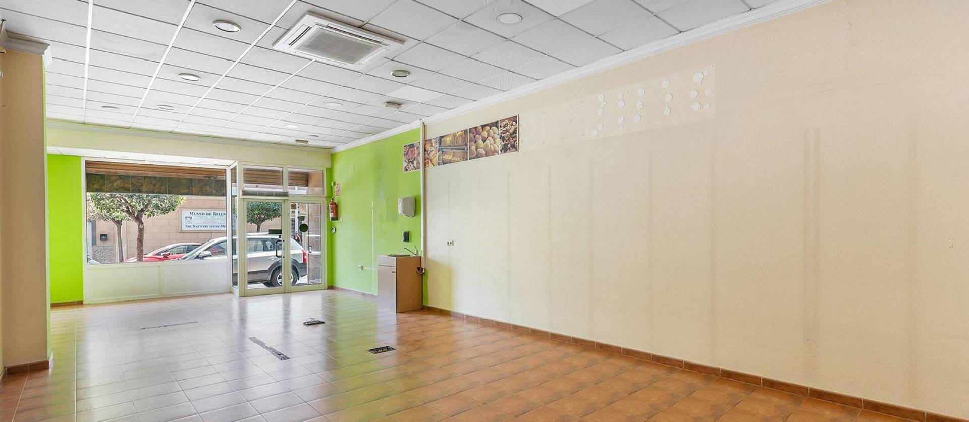 Sale - Commercial - Torrevieja - Centro