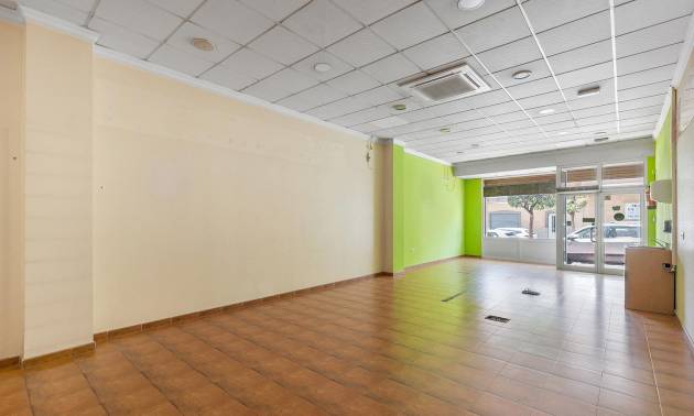 Sale - Commercial - Torrevieja - Centro