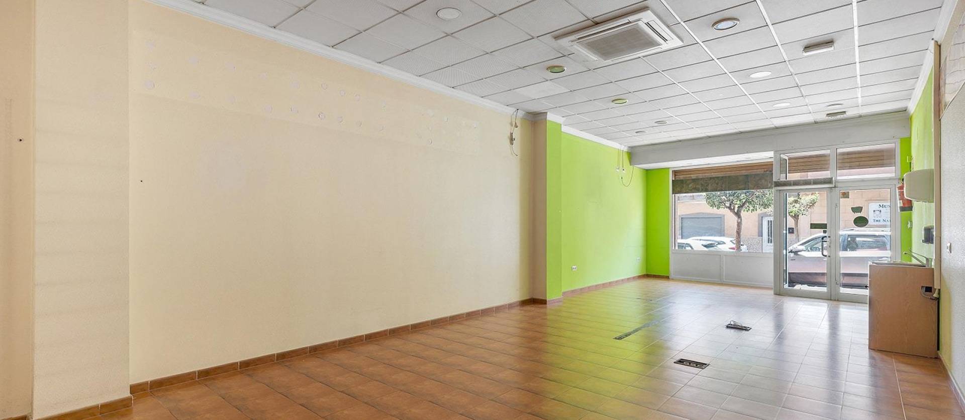 Sale - Commercial - Torrevieja - Centro