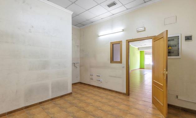 Sale - Commercial - Torrevieja - Centro