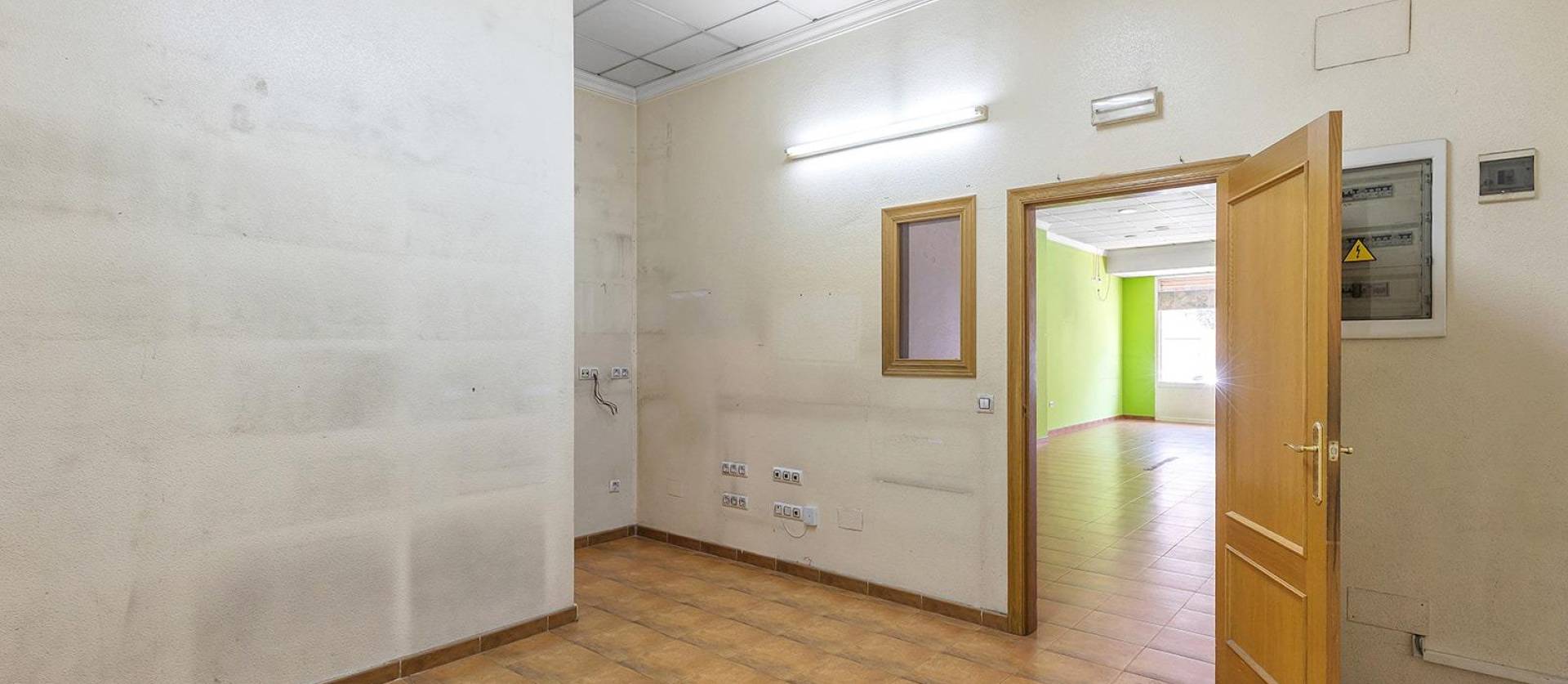 Sale - Commercial - Torrevieja - Centro