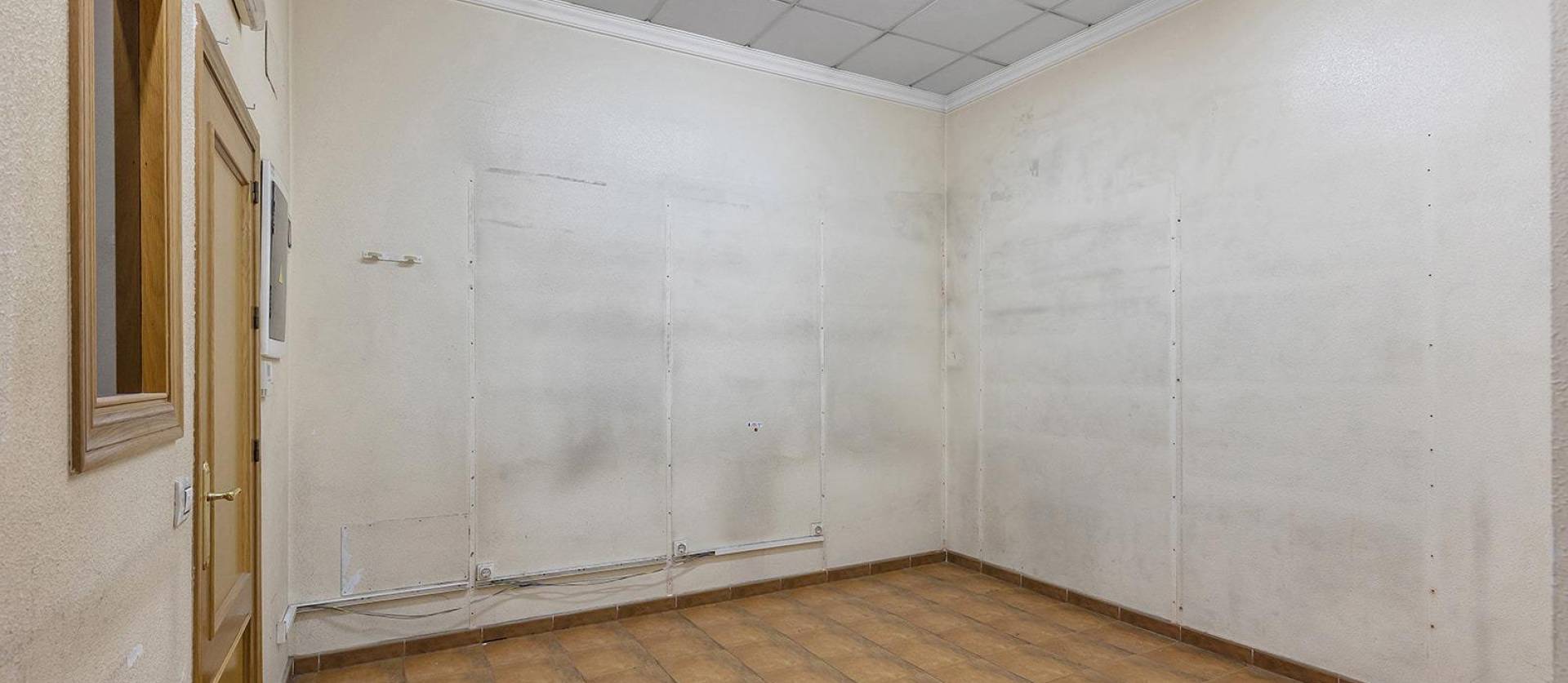 Sale - Commercial - Torrevieja - Centro