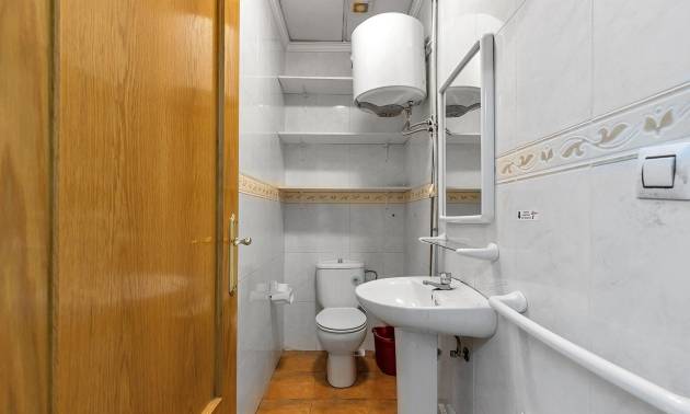 Sale - Commercial - Torrevieja - Centro