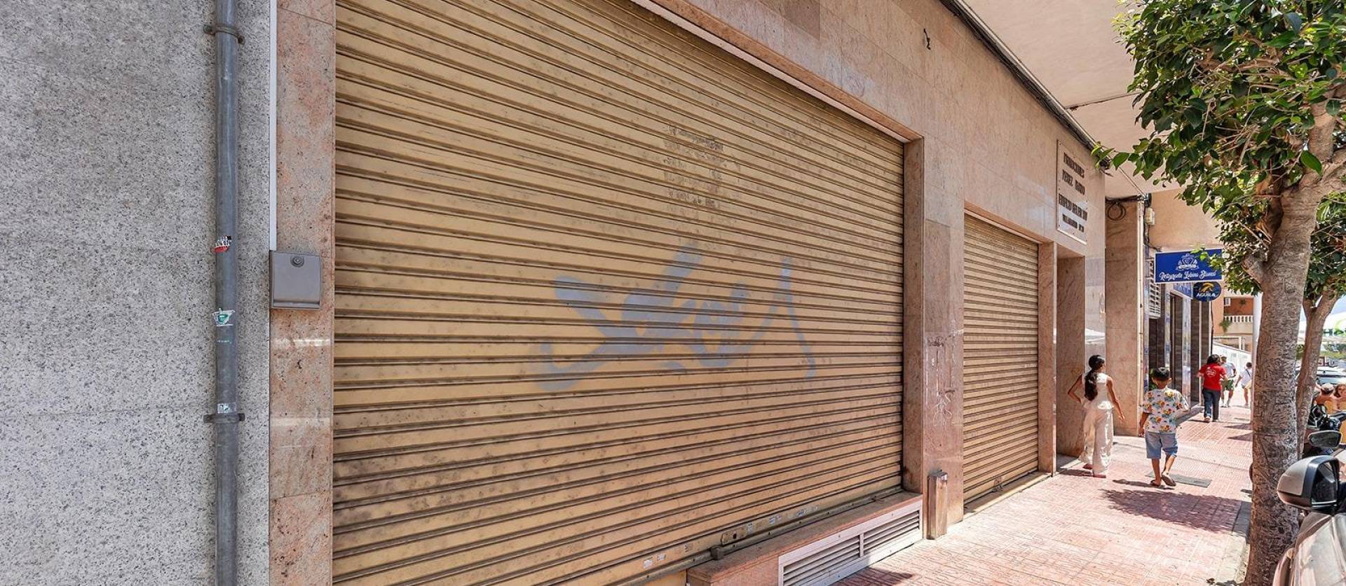 Sale - Commercial - Torrevieja - Centro