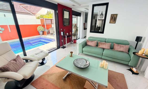 Sale - 4. House - Detached Villa - Los Montesinos - La Herrada