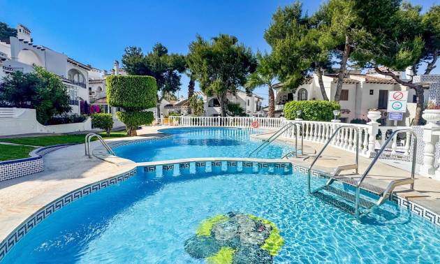 Sale - Bungalow - Torrevieja - Nueva Torrevieja - Aguas Nuevas